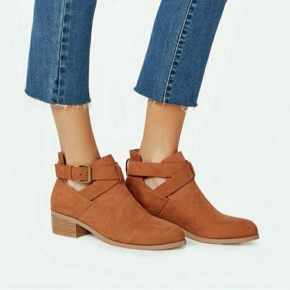 Justfab cognac brown gold buckle lowrider strappy block heel ankle booties